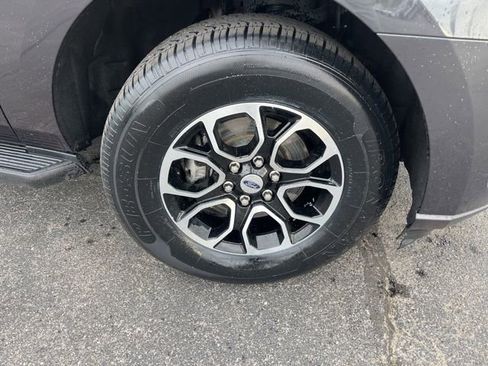 Used 2024 Ford Expedition Max XLT image 14