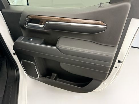 Used 2023 Chevrolet Silverado 1500 LT AWD/4WD image 30