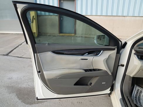 Used 2013 Cadillac XTS Platinum w/ Driver Assist Package image 18