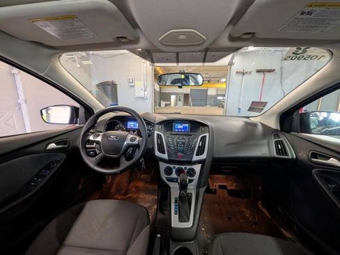 Used 2013 Ford Focus SE FWD image 29