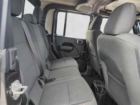 Used 2024 Jeep Gladiator Sport image 22