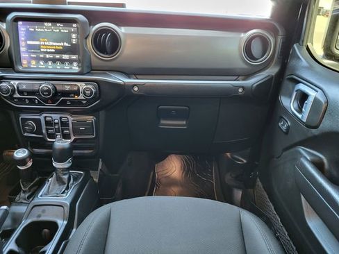 Used 2022 Jeep Gladiator Sport AWD/4WD image 26