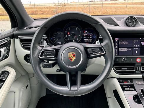 Used 2022 Porsche Macan image 15