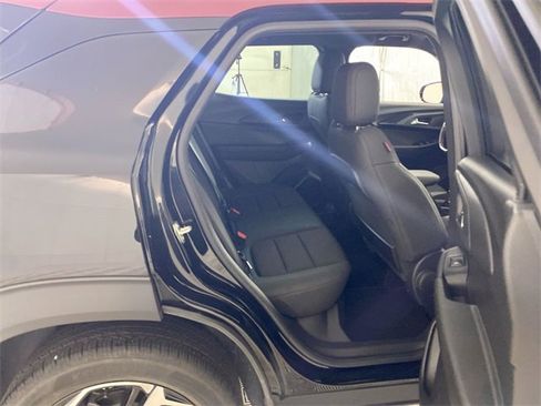 Used 2023 Chevrolet TrailBlazer RS image 31