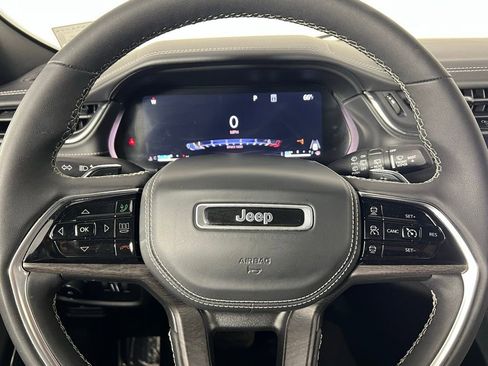 Used 2023 Jeep Grand Cherokee Overland w/ Luxury Tech Group IV image 27