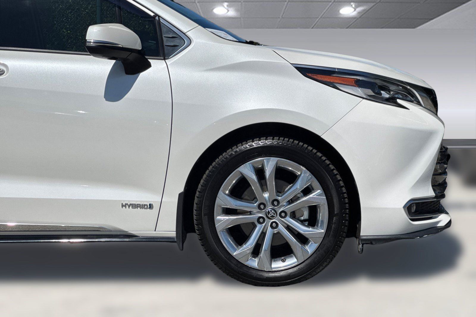 Used 2021 Toyota Sienna Platinum FWD image 35