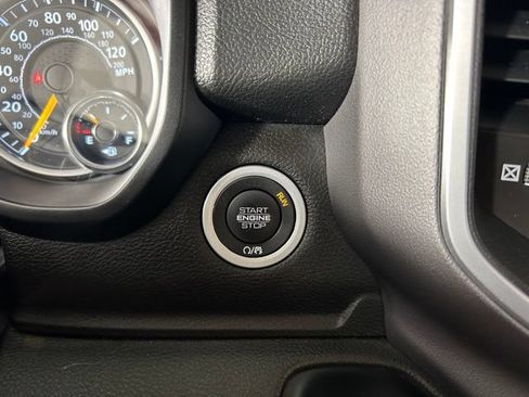 Used 2022 RAM 1500 Big Horn AWD/4WD image 40