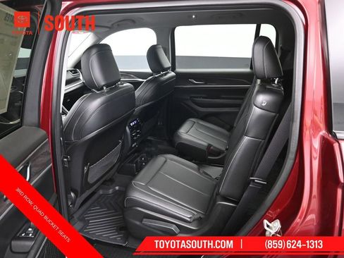 Used 2023 Jeep Grand Cherokee L Limited AWD/4WD image 10