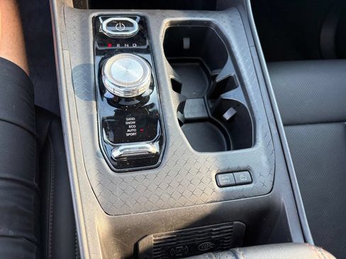 Used 2024 Jeep Wagoneer Launch Edition AWD/4WD image 18