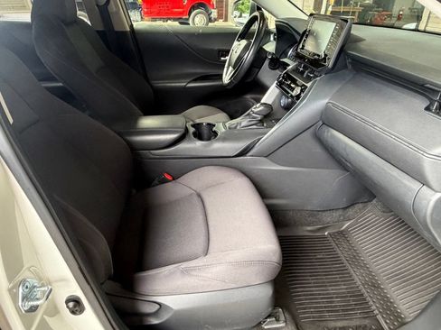 Used 2021 Toyota Venza LE w/ Carpet Mat Package (TMS) AWD/4WD image 42