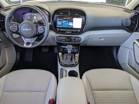 Used 2025 Kia Soul EX image 12
