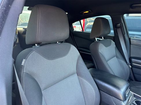 Used 2015 Dodge Charger SE image 17