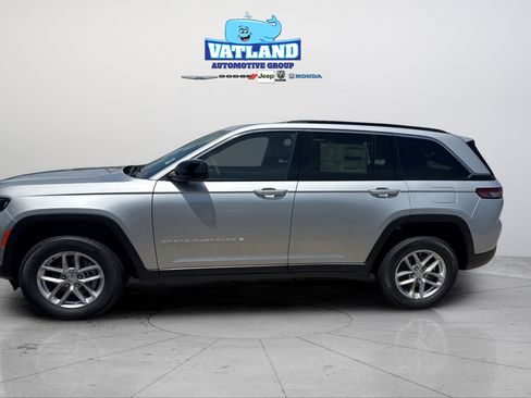 New 2026 Jeep Grand Cherokee Laredo X RWD image 2
