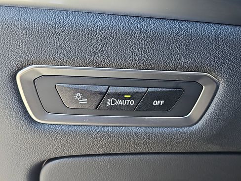 Used 2025 BMW X7 M60i image 28