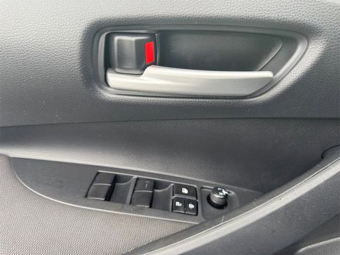 Used 2021 Toyota Corolla LE image 20