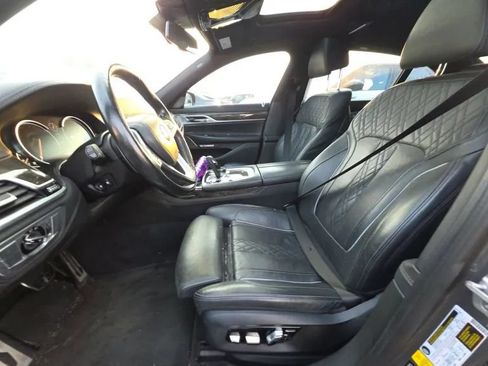 Used 2018 BMW 750i xDrive AWD/4WD image 3
