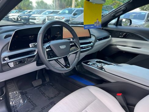 Used 2024 Cadillac Lyriq Luxury RWD image 30
