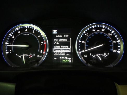 Used 2018 Toyota Highlander Limited FWD image 17
