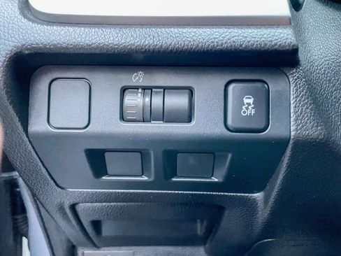 Used 2014 Subaru Crosstrek 2.0i Premium image 22