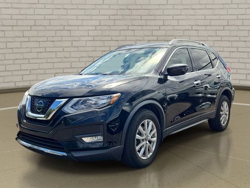 Used 2017 Nissan Rogue SV FWD image 1