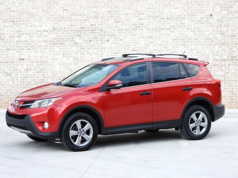 Used 2015 Toyota RAV4 XLE FWD image 16