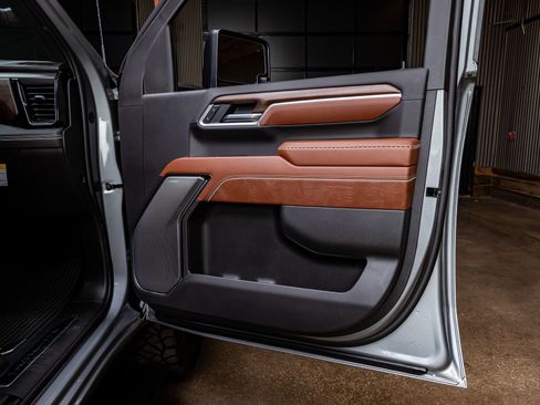 Used 2026 GMC Sierra 3500 Denali Ultimate image 35