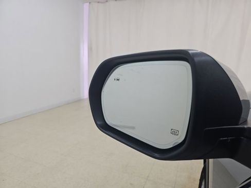 Used 2025 Buick Enclave Preferred image 11