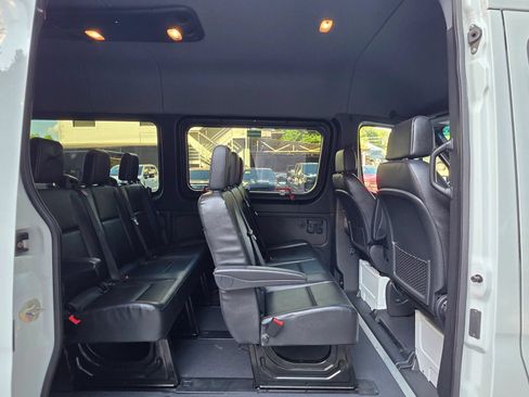 Used 2021 Mercedes-Benz Sprinter 2500 image 30
