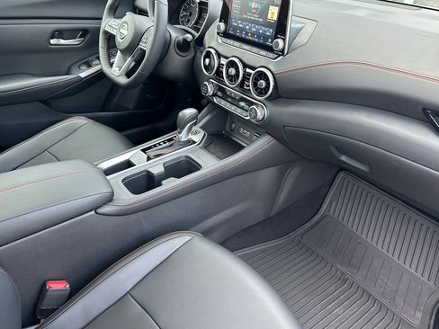 Used 2025 Nissan Sentra SR w/ SR Premium Package image 14