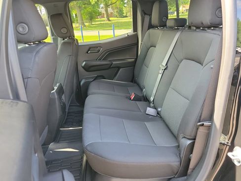 Used 2025 Chevrolet Colorado W/T RWD image 14