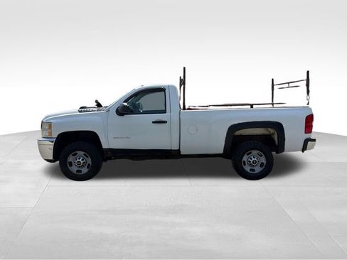 Used 2011 Chevrolet Silverado 2500 W/T w/ Snow Plow Prep Package AWD/4WD image 6