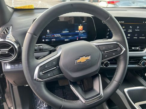 Used 2025 Chevrolet Equinox LT image 28