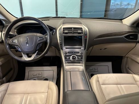 Used 2019 Lincoln MKZ Reserve FWD image 9