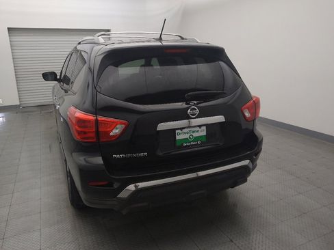 Used 2018 Nissan Pathfinder S image 6