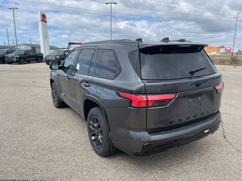 New 2026 Toyota Sequoia Platinum image 5