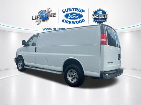 Used 2024 GMC Savana 2500 w/ Driver Convenience Package RWD image 3