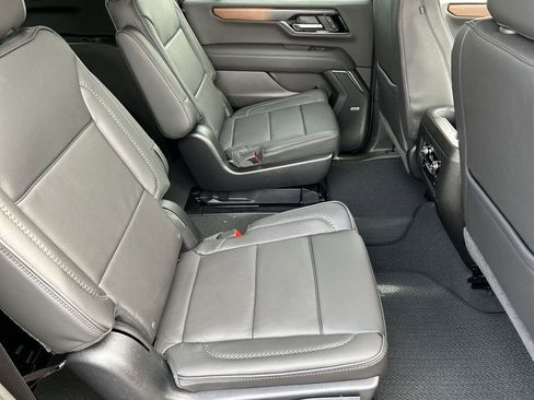 Used 2026 GMC Yukon XL Denali w/ Sun & Power Step Package image 28