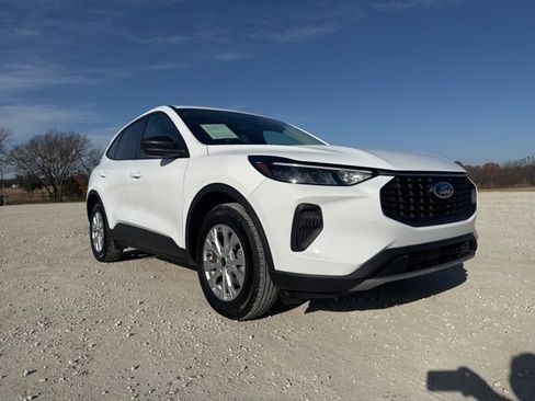 Used 2025 Ford Escape Active image 7