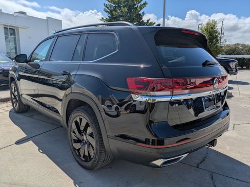 New 2026 Volkswagen Atlas SE FWD image 6