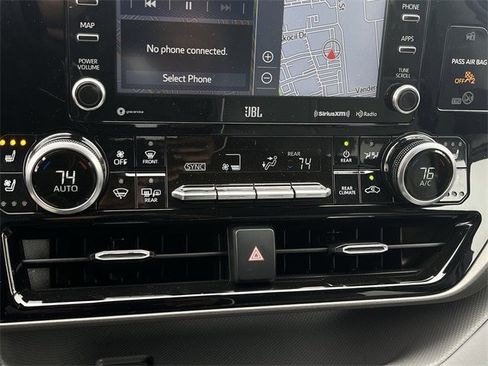 Used 2022 Toyota Highlander Limited image 20