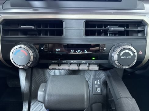 Used 2025 Toyota Tacoma SR5 AWD/4WD image 19
