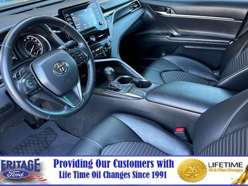 Used 2022 Toyota Camry SE w/ Carpet Mat Package (TMS) FWD image 10