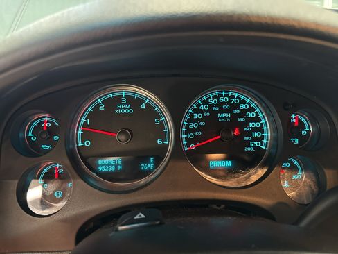 Used 2010 GMC Sierra 1500 SLT w/ SLT Convenience Package AWD/4WD image 18