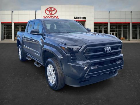 Certified 2024 Toyota Tacoma SR5 image 3