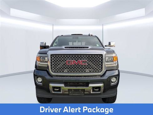 Used 2017 GMC Sierra 2500 Denali w/ Duramax Plus Package AWD/4WD image 6