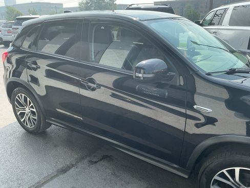 Used 2018 Mitsubishi Outlander Sport SE FWD image 25