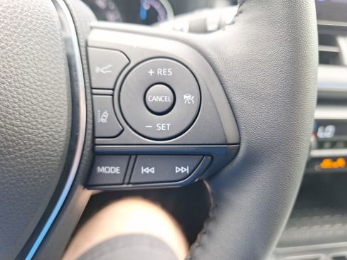 Used 2025 Toyota RAV4 SE image 23