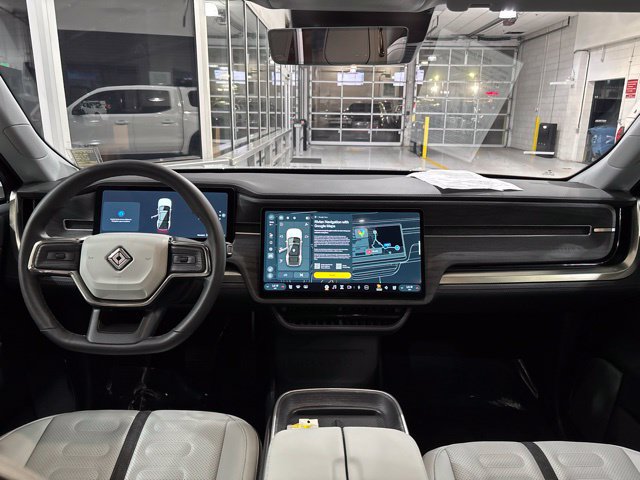 Used 2025 Rivian R1S Adventure Dual AWD/4WD image 11