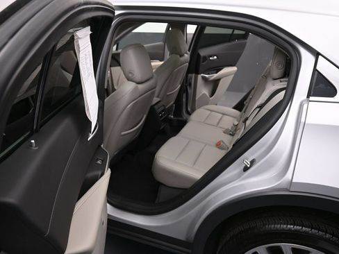 Used 2020 Cadillac XT4 Luxury w/ Cold Weather Package FWD image 10