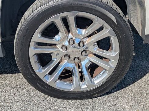 Used 2017 GMC Yukon XL SLT w/ Premium Edition image 18